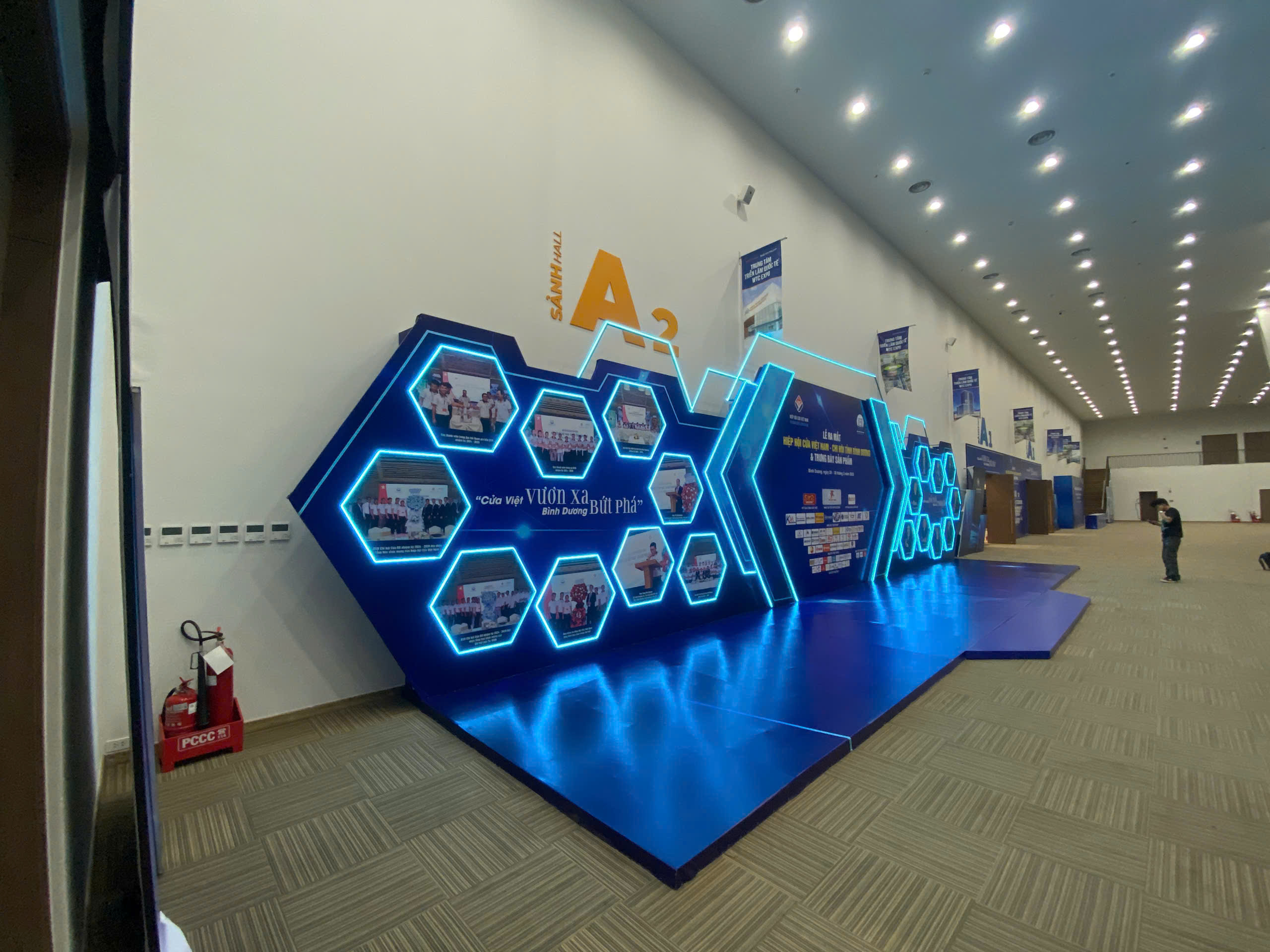 thiết kế booth quảng cáo